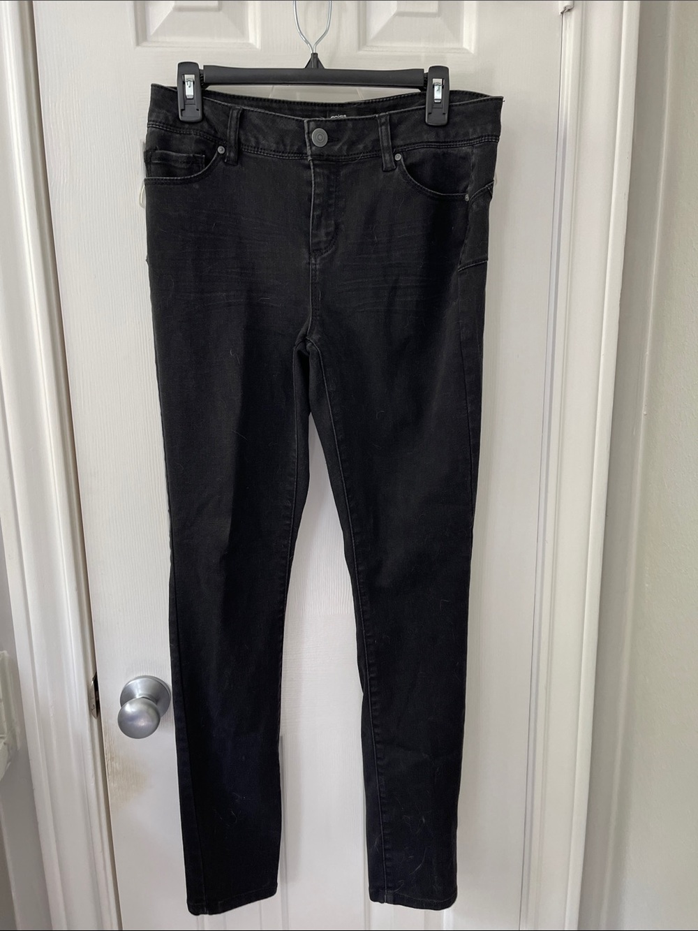 Black Women's Skinny Jeans — Sleek High-Rise Stretch